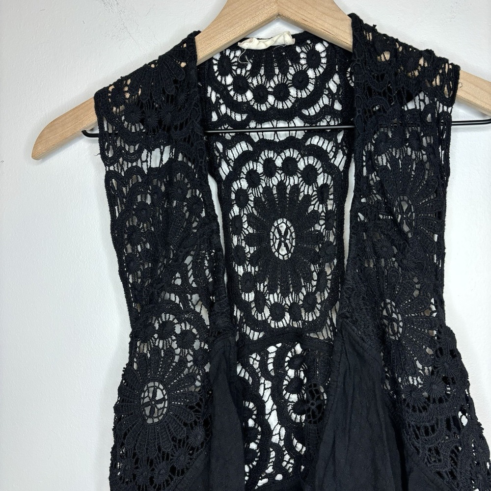 Altar'd State Crochet Vest Black Small Witchy‎ Boho Festival Whimsigoth Hippie - Picture 2 of 9